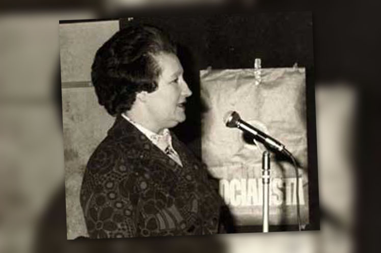 Etelvina Lopes de Almeida