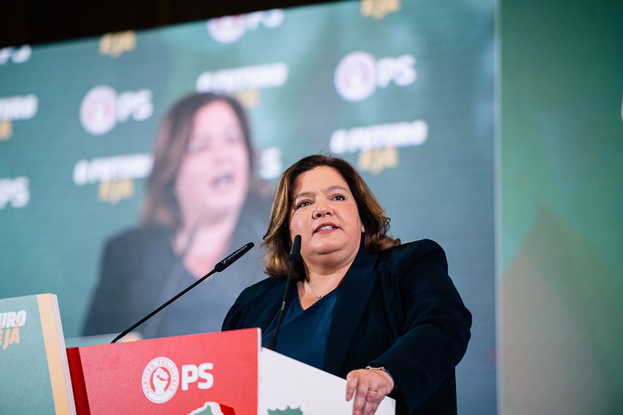 Só o PS pode travar o retrocesso social e garantir estabilidade