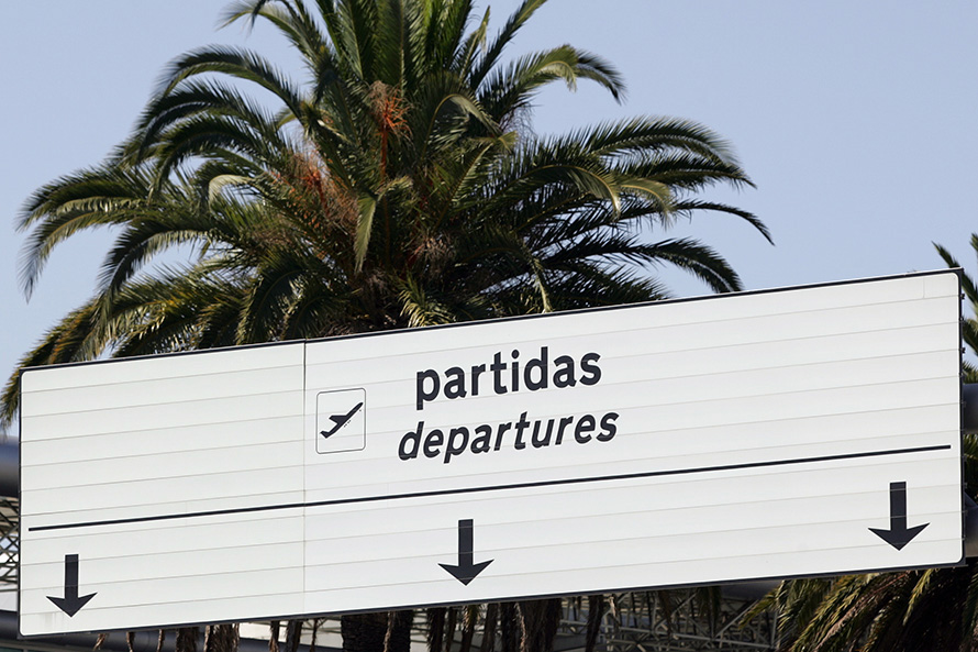 AR aprova requerimentos do PS para ouvir ministras da Administração Interna e do Ambiente e Energia sobre filas nos aeroportos e voos noturnos