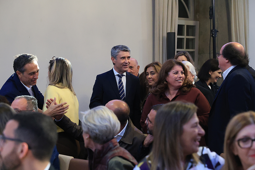 PS defende valores de justiça e humanidade e critica manobras de distração do Governo