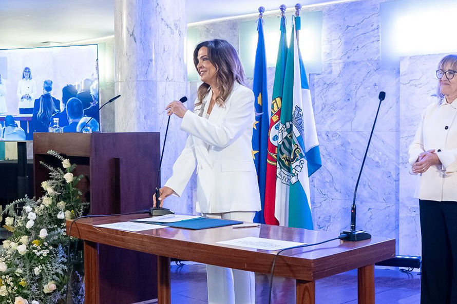 Luísa Salgueiro assume maioria absoluta com responsabilidade acrescida e compromisso com todos