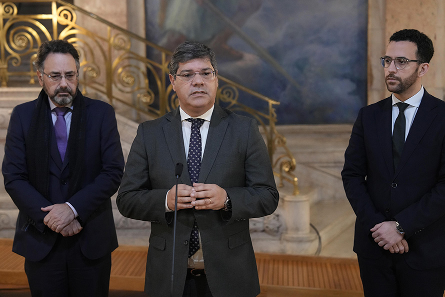 PS chama ministro Leitão Amaro para esclarecer solução para Lusa e distribuição de jornais no interior