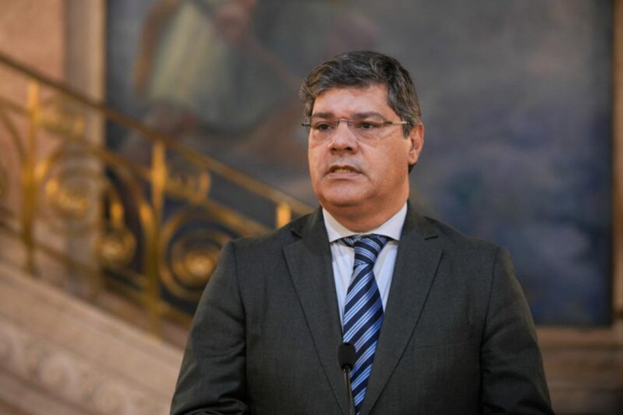 Fernando Alexandre deve retratar-se ou deixa de ter condições para ser ministro da Educação