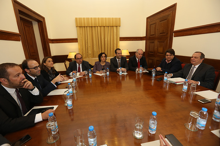 Grupos parlamentares do PS conciliam iniciativas políticas