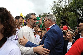 Povo saiu à rua para celebrar Abril e cerrar fileiras contra retrocessos