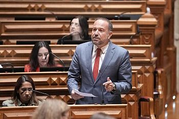 Francisco César acusa Governo da República de “trapalhada e incompetência” no Subsídio Social de Mobilidade