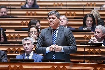 Caos no aeroporto de Lisboa revela a incompetência do Governo