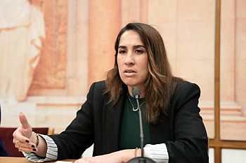 PS chama ministro da Economia à AR para explicar alterações no Programa Escolas