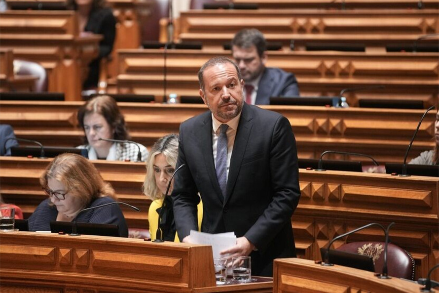 Francisco César lamenta voto contra dos deputados do PSD/Açores às propostas do PS para a Região