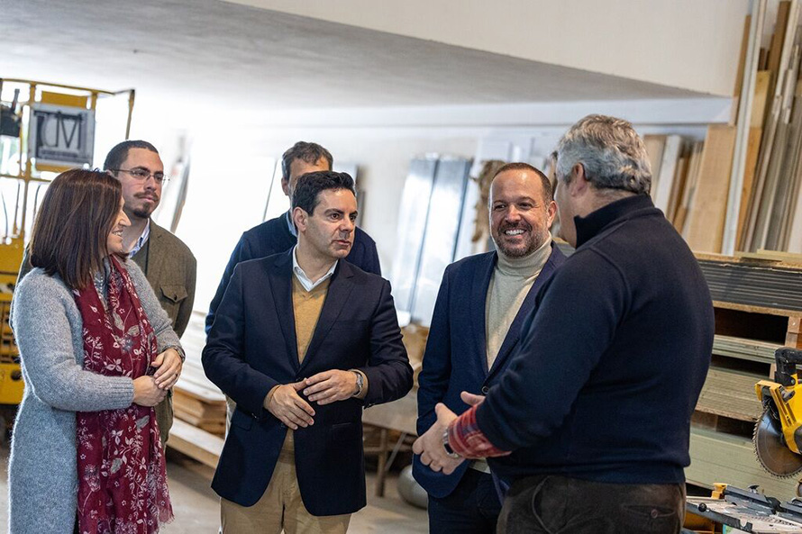 PS/Açores quer que obras públicas orçamentadas saiam do papel e reclama pagamentos em atraso aos empresários