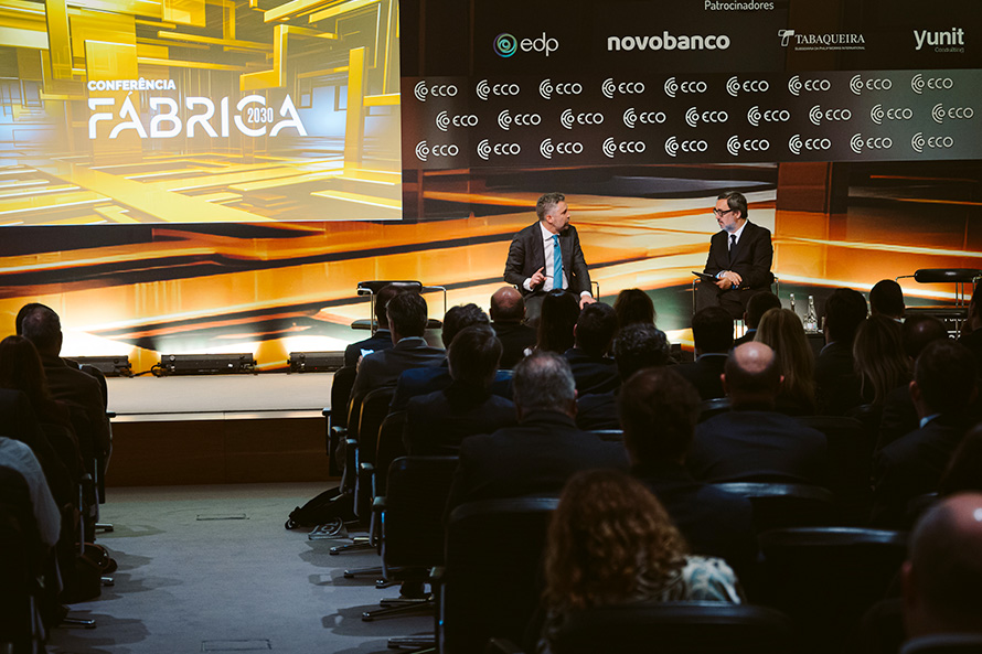 AD volta a enganar o país com “truques” nas previsões económicas