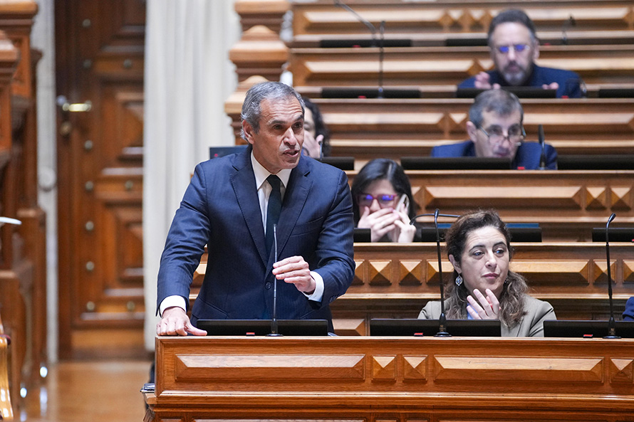 PS critica a má herança de PSD e CDS na demora do pagamento às empresas