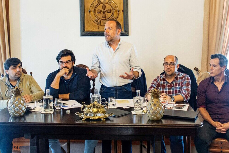 Francisco César alerta para quebra do turismo e acusa governos de falharem respostas aos açorianos