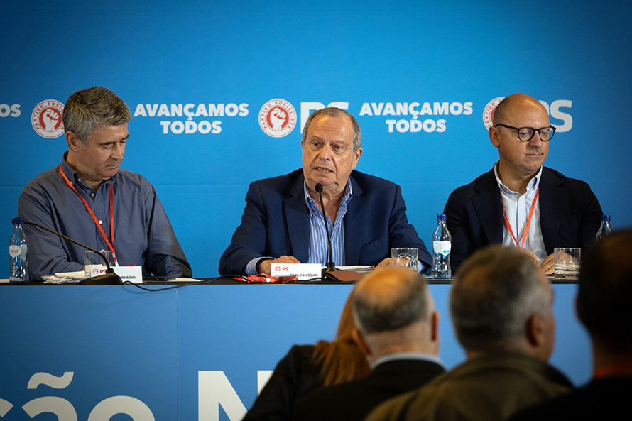 Carlos César defende que o PS é a única alternativa democrática ao Governo
