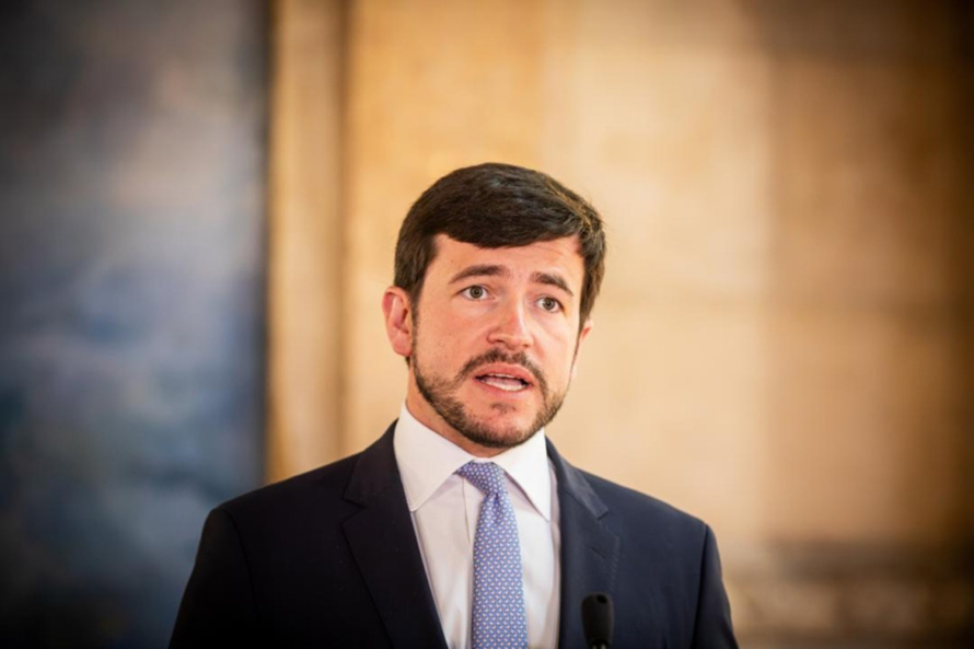 PS critica Governo por gastar sete milhões num programa de IA que não passa de um “brinquedo dispendioso”