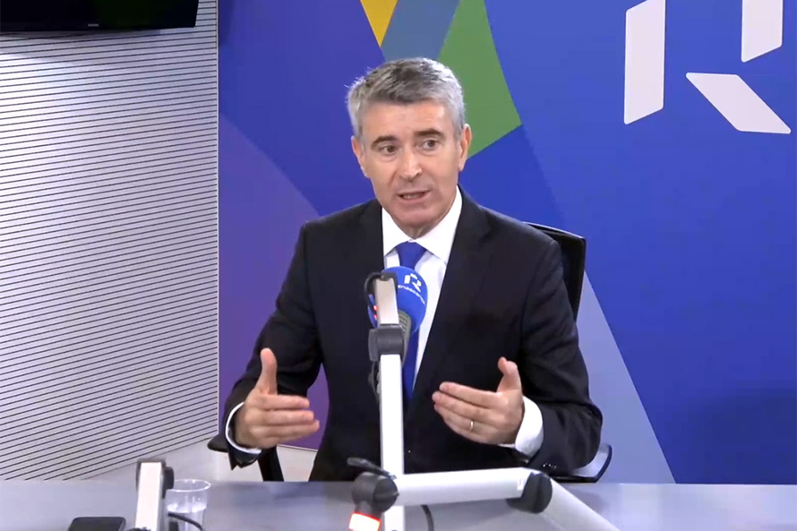 José Luís Carneiro exige responsabilidades políticas e transparência ao Governo