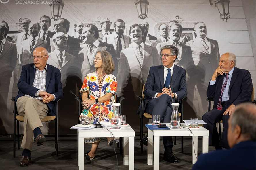 Celebrar a história da democracia e os valores fundamentais do PS