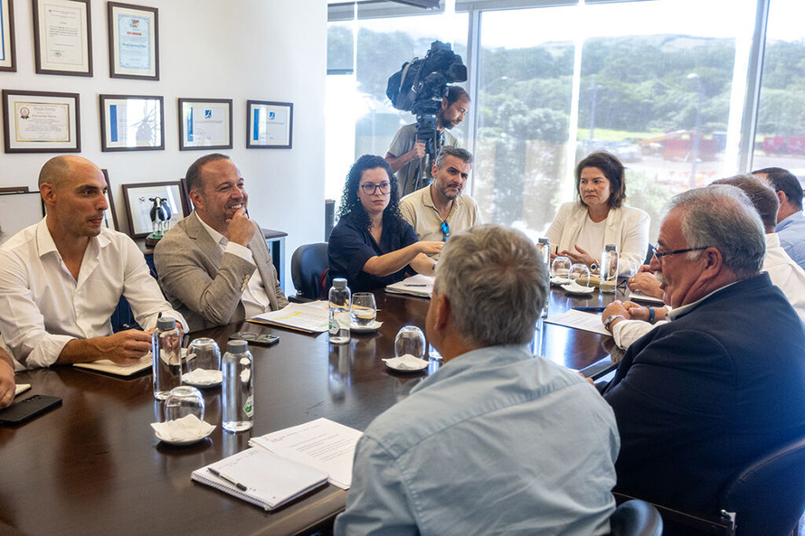 Francisco César exige pagamento imediato dos 23 milhões prometidos aos agricultores açorianos