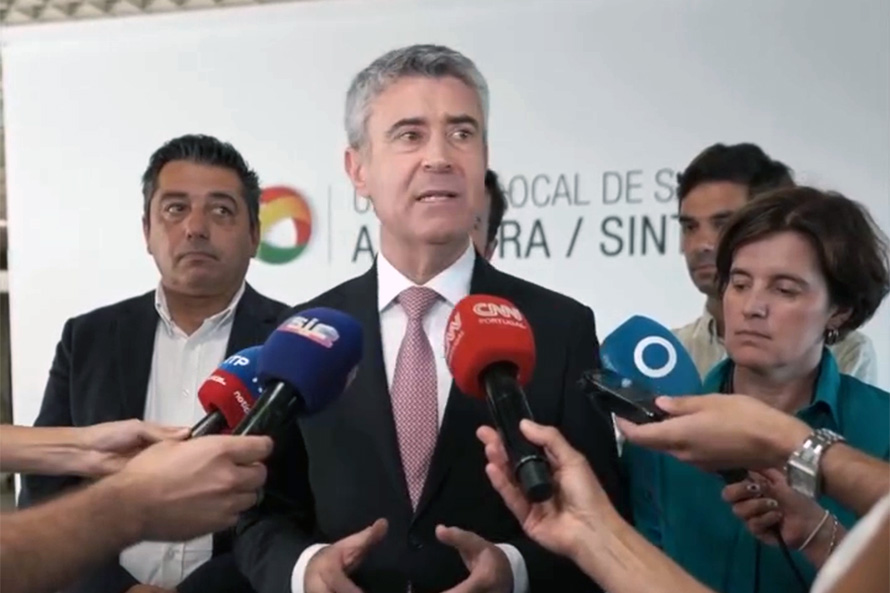 José Luís Carneiro afirma que “saúde está pior” e critica Governo por retirar utentes das listas de espera