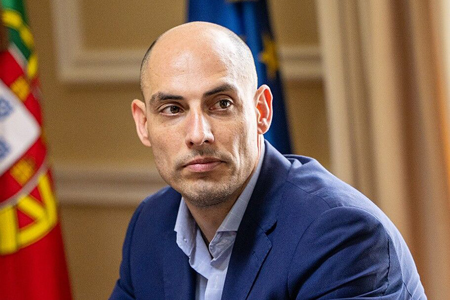 Agravamento do défice dos Açores para 305,5 milhões contradiz narrativa de “solidez financeira” do Governo Regional