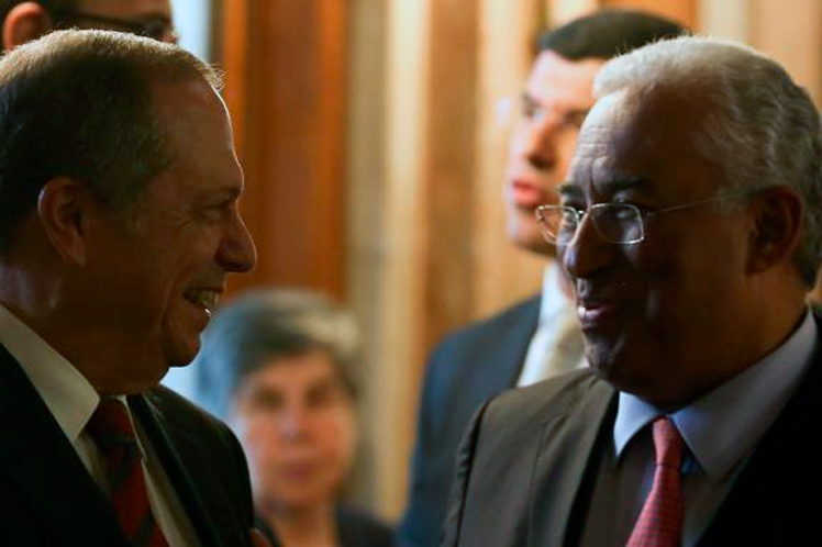 Parlamento aprova dois terços das iniciativas apresentadas pelo PS