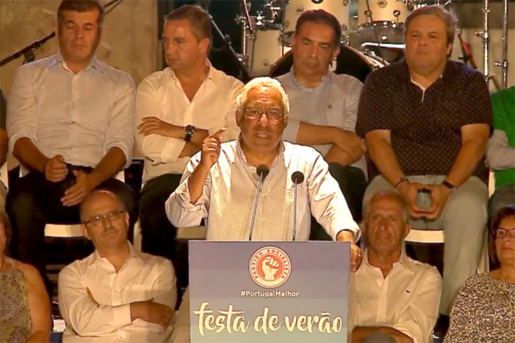 Governo socialista continuará a aumentar rendimento das famílias