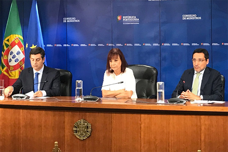 Contratos de investimento de 160 milhões em 7 distritos do país