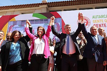 PS é a força que defende a democracia e o poder local