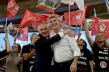 Líder do PS desafia Governo a fazer aumento permanente das pensões mais baixas