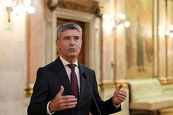 PS não acompanha proposta “eleitoralista” do Governo e vai apresentar iniciativa própria que responda às necessidade do país