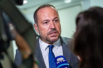 Francisco César afirma que reunião do Conselho de Ministros trouxe uma mão-cheia de nada para os Açores