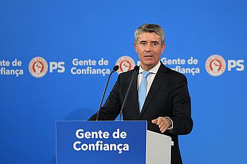 Abstenção do Partido Socialista serve o país