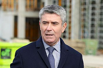 Situação de “caos” na saúde exige ação urgente e respostas do Governo