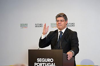 “O povo de esquerda tem de votar em António José Seguro para termos um bom Presidente da República e uma democracia saudável”