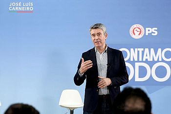 José Luís Carneiro exige transparência ao Governo sobre uso da Base das Lajes