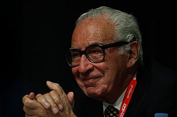 Almeida Santos homenageado como “figura maior” da democracia