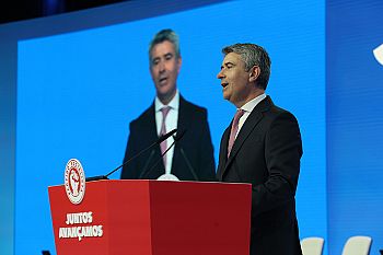 “É altura de exigirmos à AD que se decida”