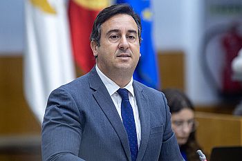 PS/Açores aponta que Governo regional “chega tarde” e defende que “açorianos precisam de medidas concretas” que amenizem impacto da crise